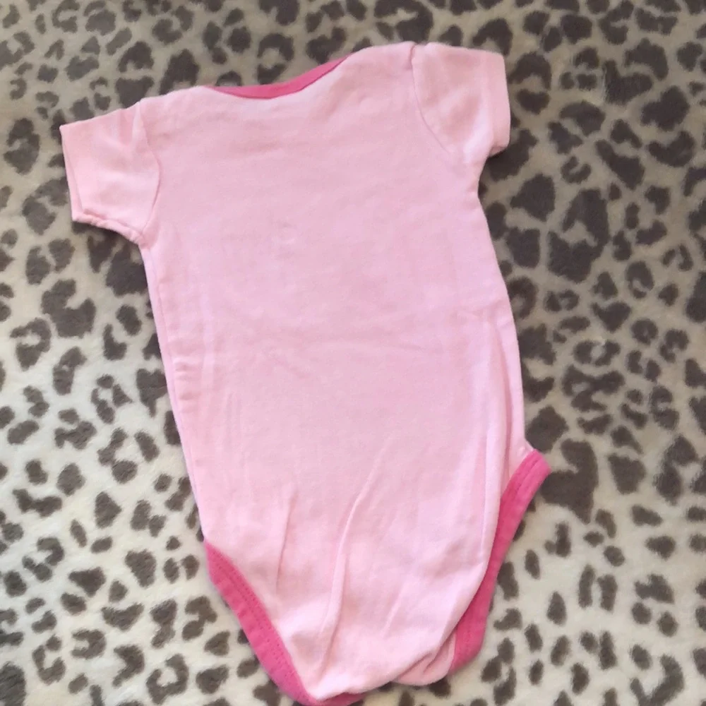2006 Old Navy Skirt and Graphic Onesie Bundle Outfit in Pink Size 3-6 Months